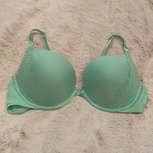 Victoria’s Secret Push-Up Bra 36D 
Pastel Green